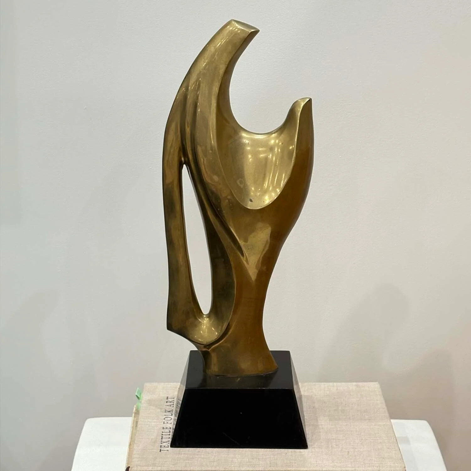 Abstract Modern Brass Sculpture on Wood Base by Alain Chervet - Image 3