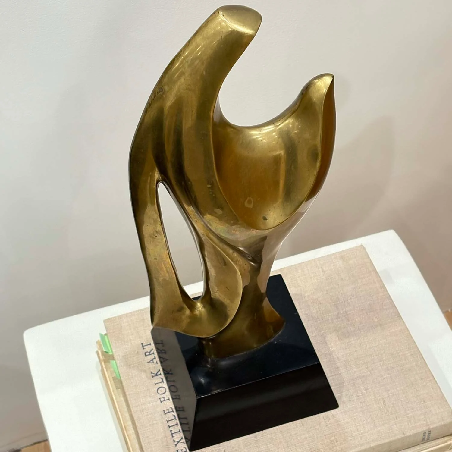 Abstract Modern Brass Sculpture on Wood Base by Alain Chervet - Image 4