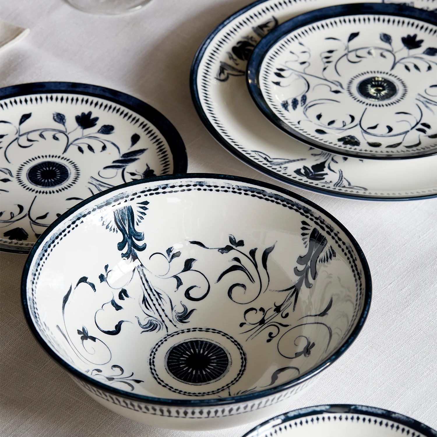 Bruges Porcelain, 16-Piece Dinnerware Set - Image 5