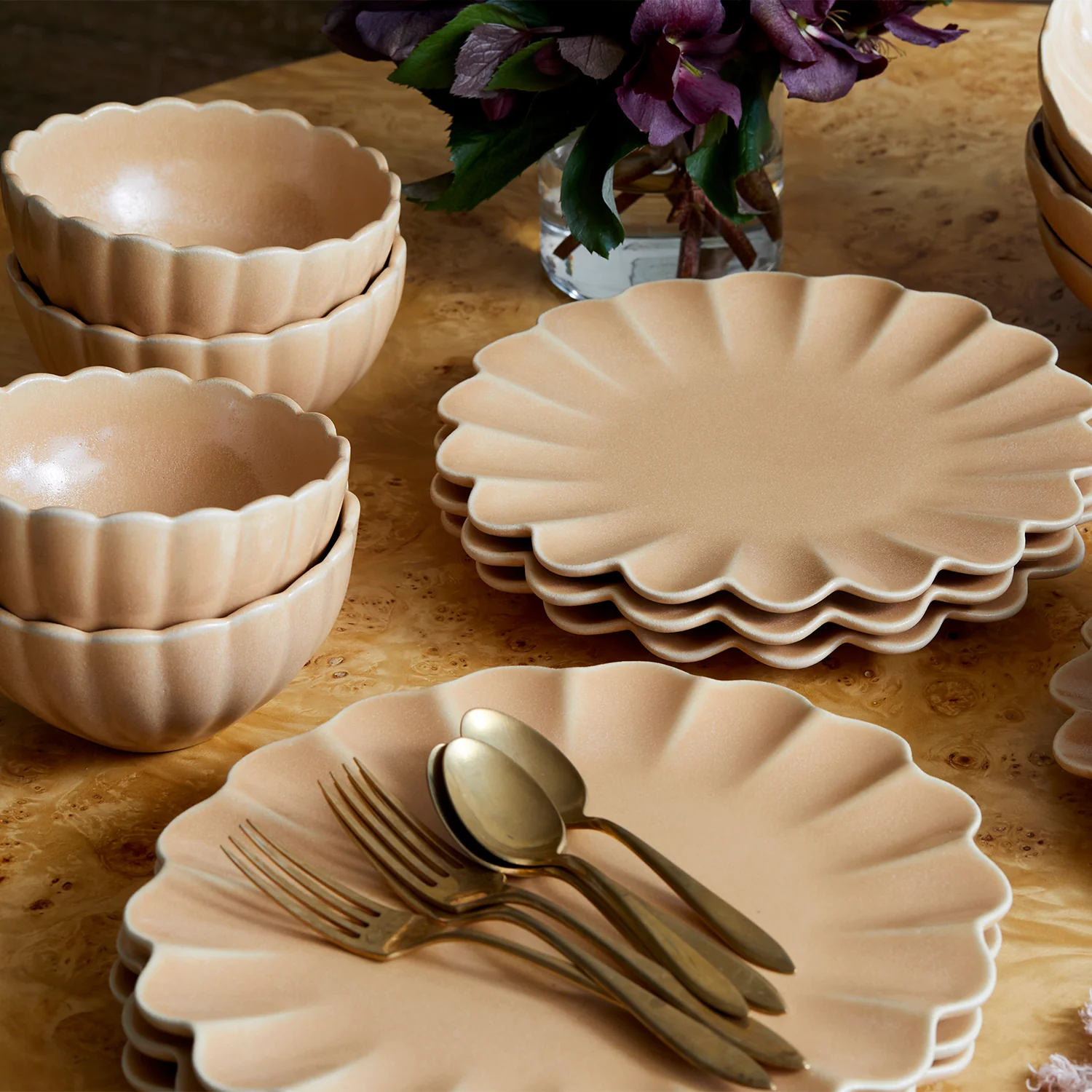 Dhalia Stoneware, 16-Piece Dinnerware Set (Camel) - Image 3