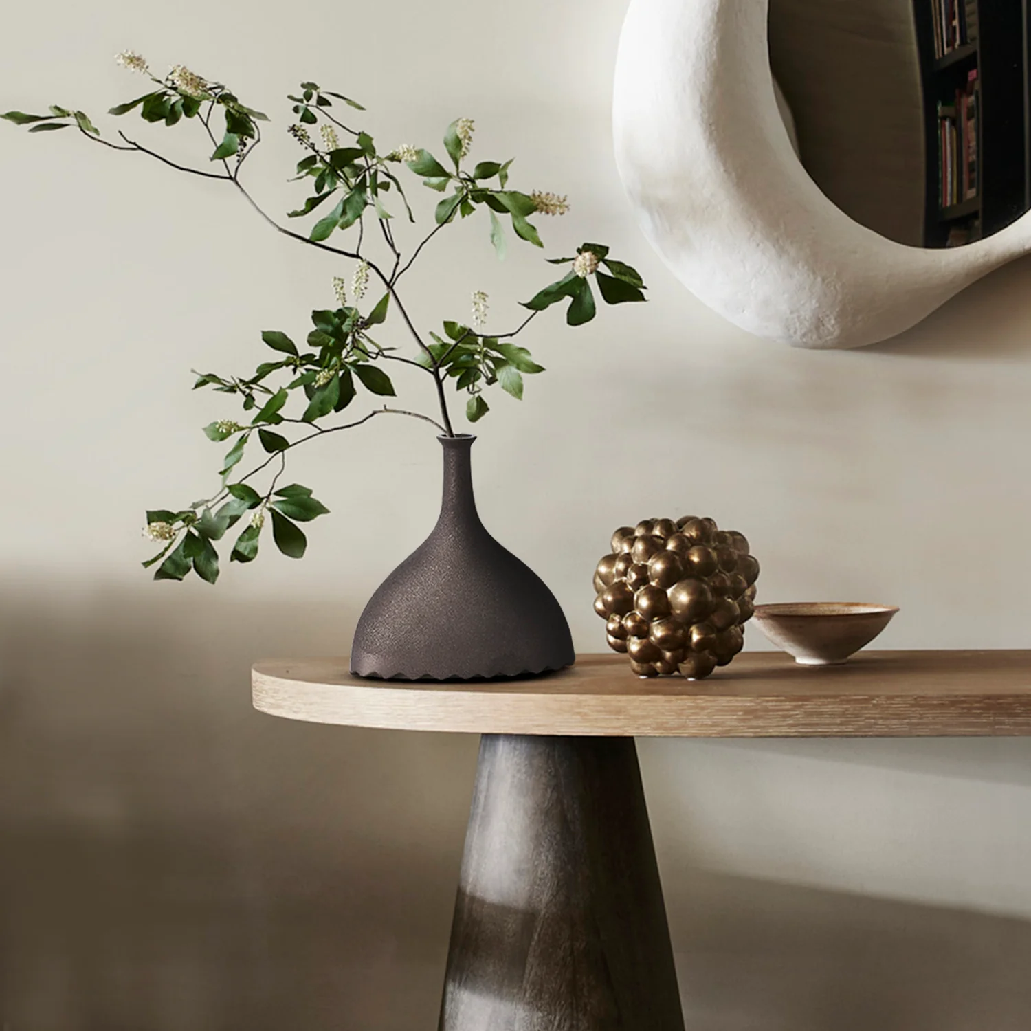 Noelle Geometric Vase (Black)