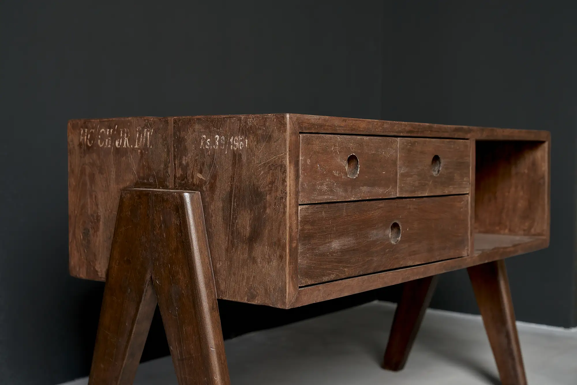 Pierre Jeanneret Pedestal Unit, High Court, Chandigarh, 1961 - Image 10