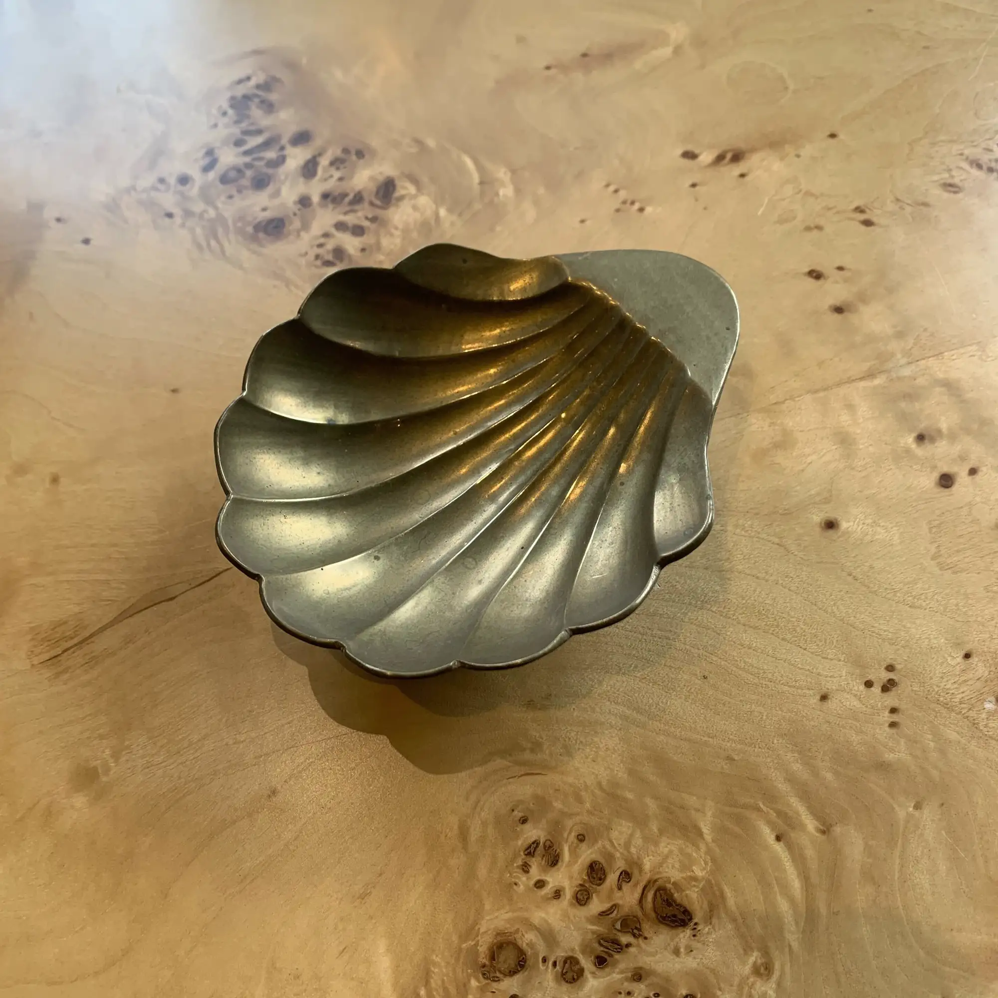 Set of 2 vintage solid brass scallop shell trinket dishes